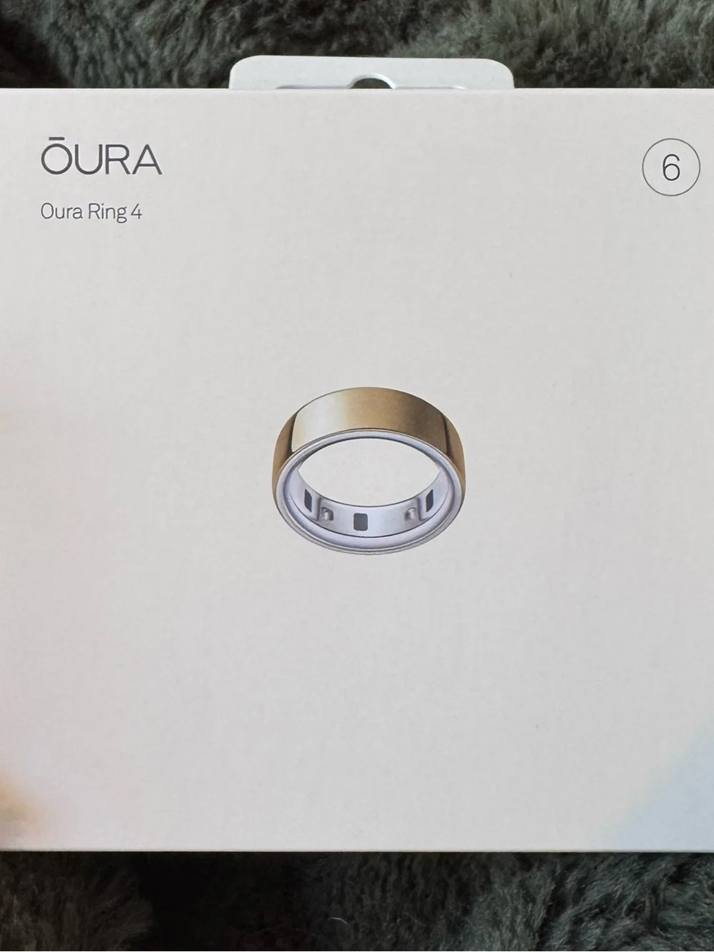 Oura Ring 4 - Gold (Size 6)